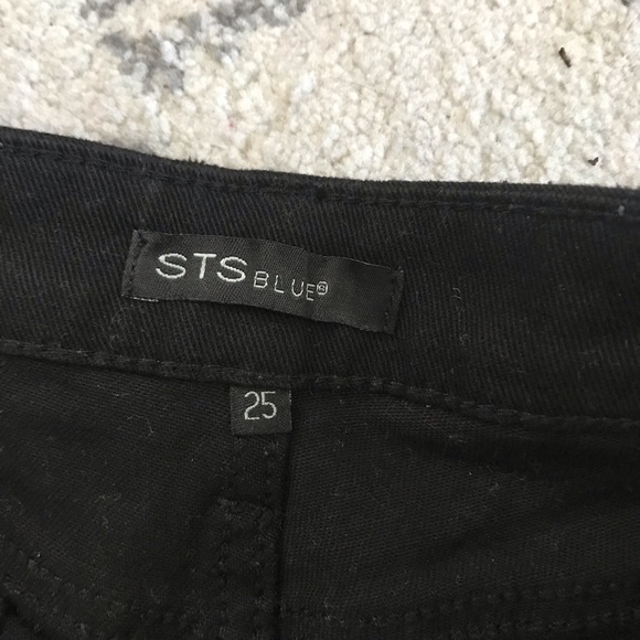 Black denim jean shorts *only worn once* - Picture 3 of 3
